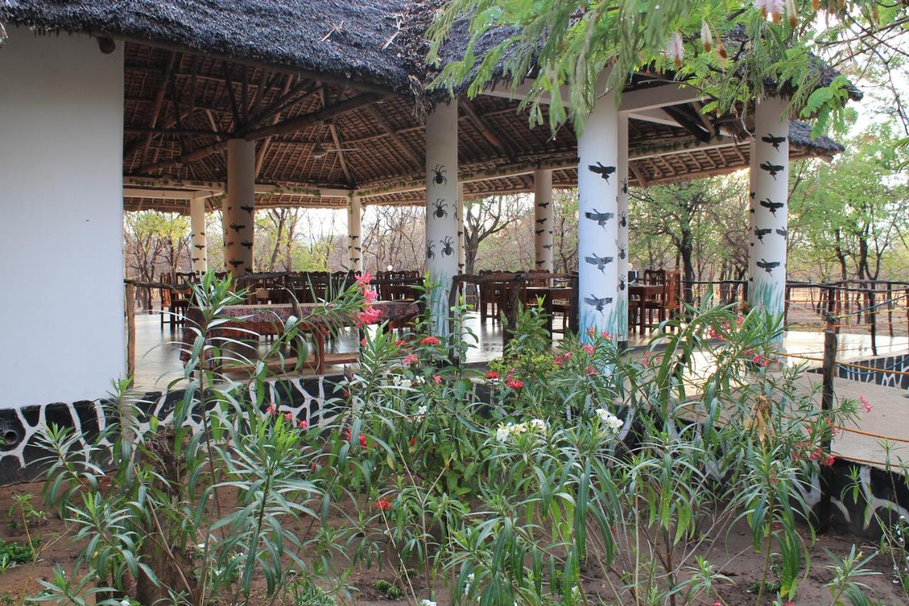 Voyage Village Lodge Mikumi Exterior foto