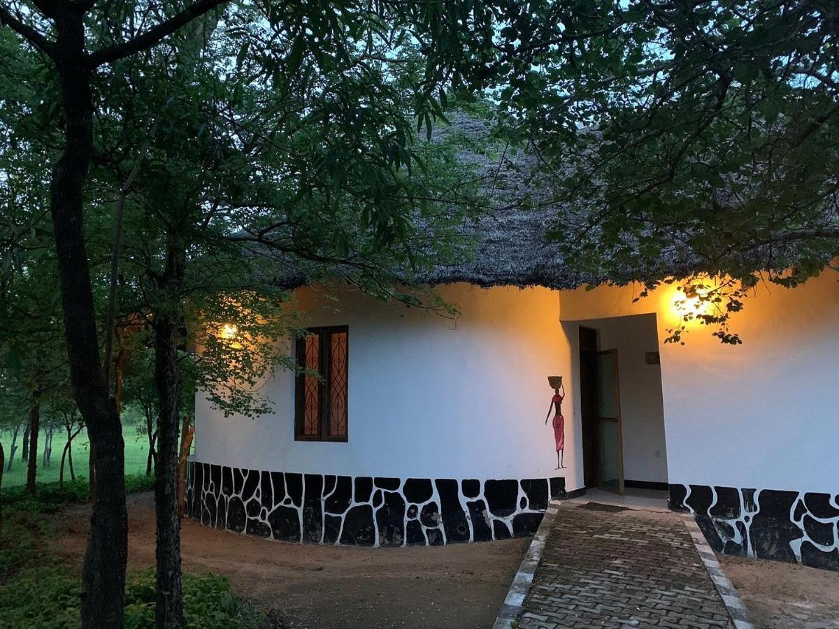 Voyage Village Lodge Mikumi Exterior foto